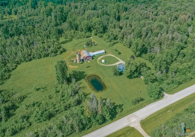 Homes for sale in Kenockee, MI | 8384 Imlay City Rd, Kenockee, MI 48006 | MLS# 61008266