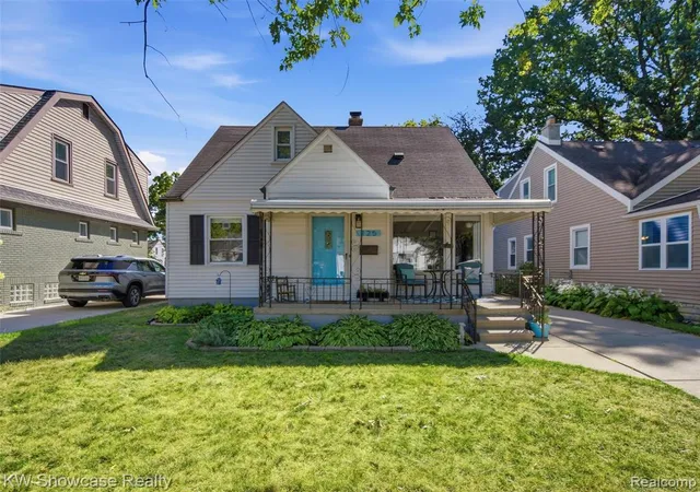 Photo 1 of Sale Pending at 125 S Edgeworth Ave, Royal Oak, MI 48067 3933 | MLS# 61025102 | Listing updated on 2026-09-13