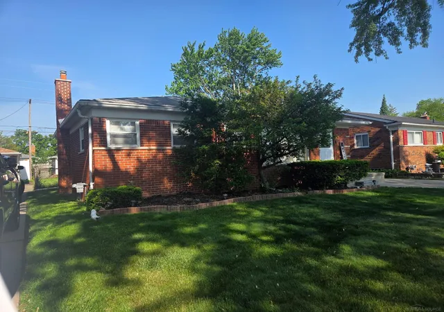 3rd image of 24645 Raven Avenue Avenue, Eastpointe, MI 48021 | MLS# 50213098
