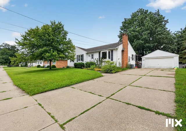 Homes for sale in Grandville, MI | 4528 Billmar St, Grandville, MI 49418 | MLS# 70544089