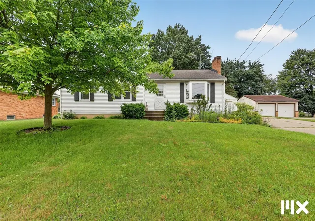 Homes for sale in Grandville, MI | 4528 Billmar St, Grandville, MI 49418 | MLS# 70544089