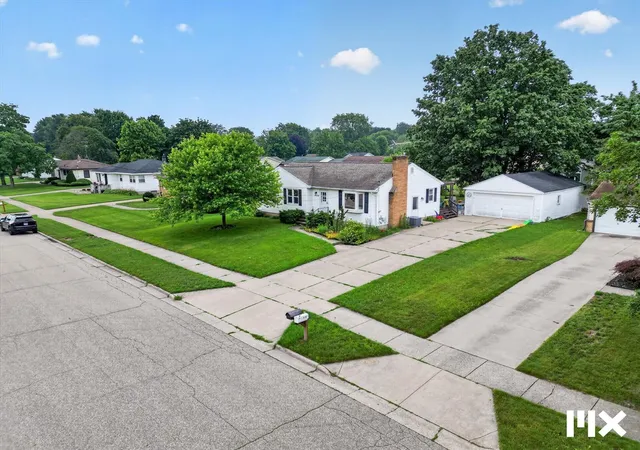 Homes for sale in Grandville, MI | 4528 Billmar St, Grandville, MI 49418 | MLS# 70544089