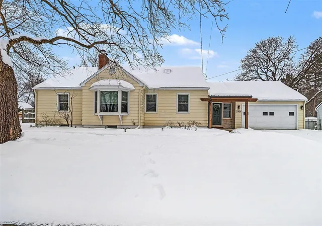 Homes for sale in Kalamazoo, MI | 2904 Grace Rd, Kalamazoo, MI 49006 | MLS# 70513839