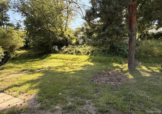 17th image of 415 Martin Luther King Jr Blvd, Pontiac, MI 48342 | MLS# 61009448