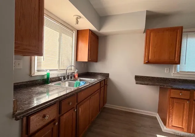 4th image of 415 Martin Luther King Jr Blvd, Pontiac, MI 48342 | MLS# 61009448