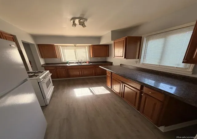 5th image of 415 Martin Luther King Jr Blvd, Pontiac, MI 48342 | MLS# 61009448