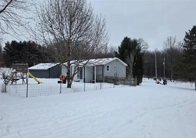 Photo 4 of Single family home for sale at 15143 H Dr, Marshall, MI 49068 | MLS# 70511227 | Listing updated on 2026-02-27