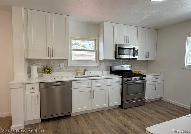 4th image of 28521 Sutherland St, Southfield, MI 48076 7343 | MLS# 61002246