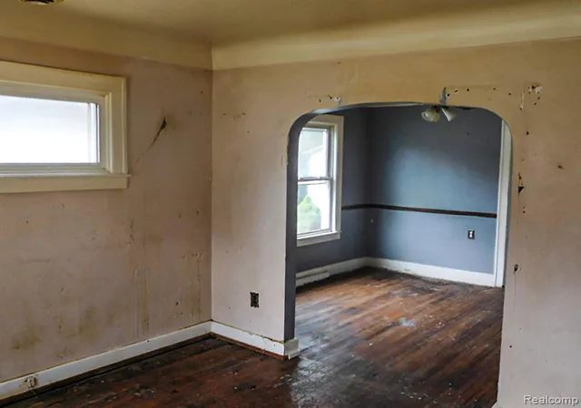Photo 4 of Single family home for sale at 387 W Maxlow Ave, Hazel Park, MI 48030 | MLS# 61011604 | Listing updated on 2026-08-12
