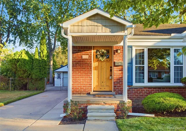 Photo 2 of Sale Pending at 30155 Richland St, Livonia, MI 48150 | MLS# 61022495 | Listing updated on 2026-08-24