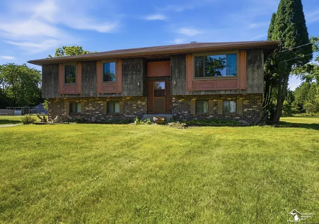 Homes for sale in Ottawa Lake, MI | 5343 Section Rd, Ottawa Lake, MI 49267 | MLS# 50211686