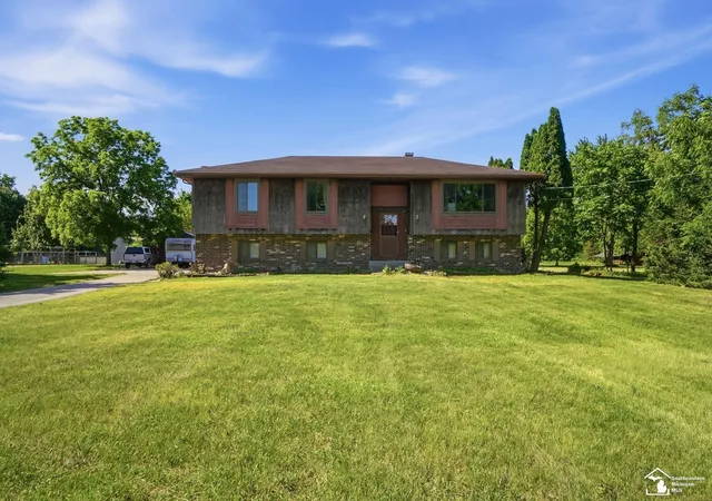Homes for sale in Ottawa Lake, MI | 5343 Section Rd, Ottawa Lake, MI 49267 | MLS# 50211686