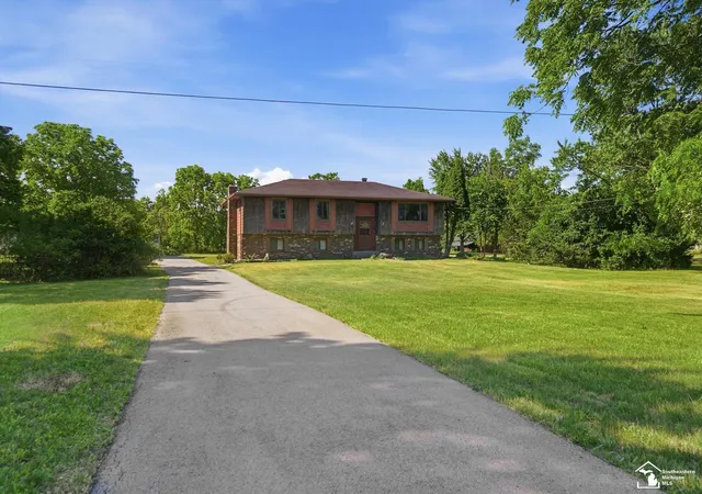 Homes for sale in Ottawa Lake, MI | 5343 Section Rd, Ottawa Lake, MI 49267 | MLS# 50211686