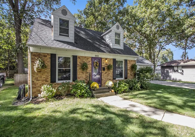 Photo 3 of Sale Pending at 2621 Doncaster Ave, Wyoming, MI 49509 | MLS# 70498985 | Listing updated on 2025-10-31