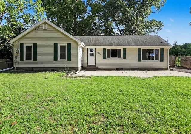Photo 2 of Sale Pending at 8179 W Q Ave, Kalamazoo, MI 49009 | MLS# 70555052 | Listing updated on 2026-08-28