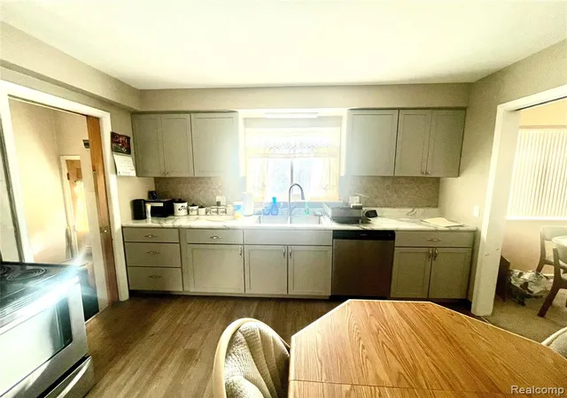 4th image of 9526 Grandmont Ave, Detroit, MI 48227 1029 | MLS# 60959402