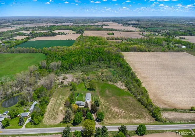 4th image of 4240 Sheridan Rd, Flushing, MI 48433 | MLS# 60993433