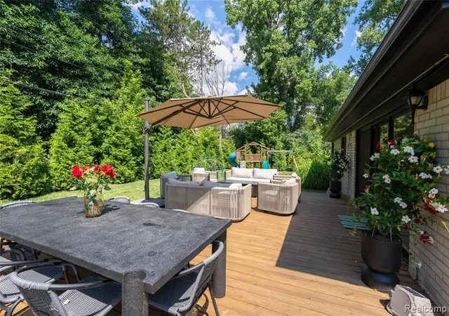 Photo 4 of Single family home for sale at 30695 Bruce Ln, Franklin, MI 48025 | MLS# 61018691 | Listing updated on 2026-08-29