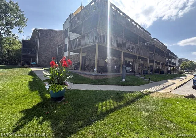 2nd image of 895 S Pontiac Trail Trail #C101, Walled Lake, MI 48390 | MLS# 61023268