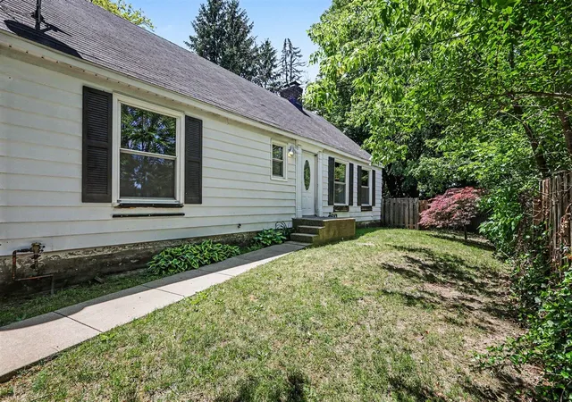 Photo 3 of Sale Pending at 1217 Plymouth Ave, Grand Rapids, MI 49506 | MLS# 70536391 | Listing updated on 2026-06-19