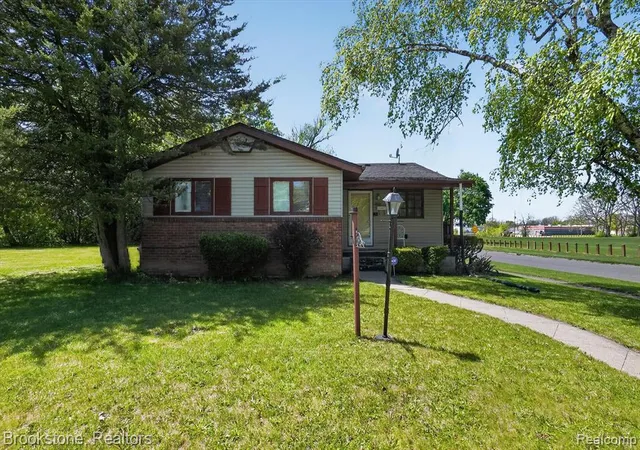 Homes for sale in Flint, MI | 3921 Kellar Ave, Flint, MI 48504 | MLS# 60993715