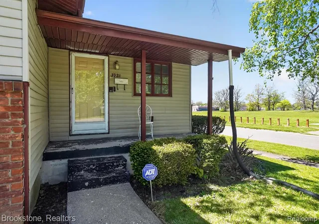 Homes for sale in Flint, MI | 3921 Kellar Ave, Flint, MI 48504 | MLS# 60993715