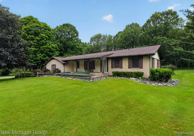 Homes for sale in Milford, MI | 1325 Pine Grove Ln, Milford, MI 48381 | MLS# 61001987