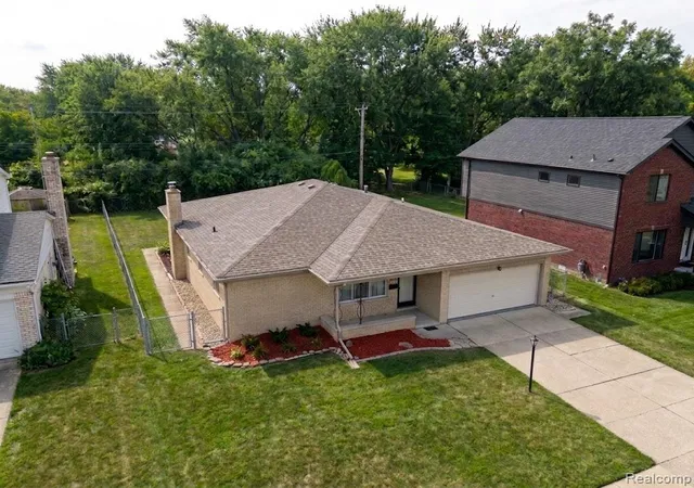 2nd image of 36357 Weber Dr, Sterling Heights, MI 48310 4648 | MLS# 61023200