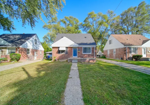 Photo 3 of Single family home for sale at 11712 Beaverland St, Redford, MI 48239 | MLS# 70500003 | Listing updated on 2025-11-09
