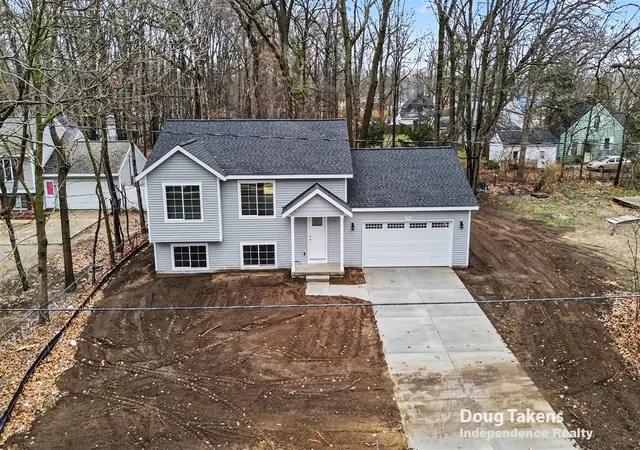 Photo 3 of Sale Pending at 4764 Potter Ave, Grand Rapids, MI 49548 | MLS# 70522992 | Listing updated on 2026-04-10