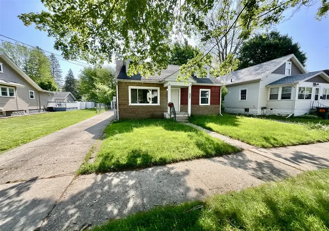Homes for sale in Jackson, MI | 535 Orange St, Jackson, MI 49202 | MLS# 70533372
