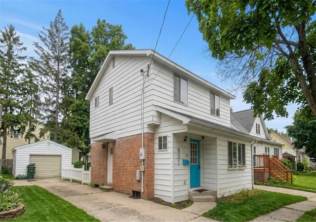 1st image of 801 Merrill Ave, Lansing, MI 48912 | MLS# 70540253