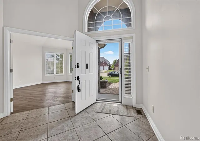4th image of 21642 Kendyl Ct, Macomb, MI 48044 | MLS# 61017129