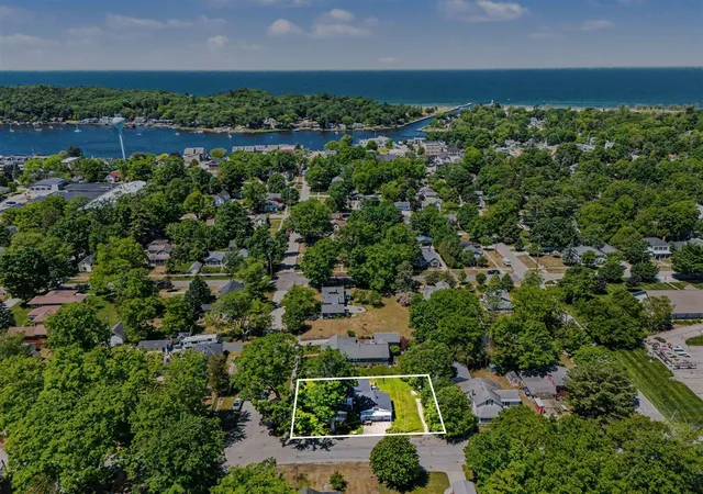 5th image of 382 E 3Rd St, Pentwater, MI 49449 | MLS# 70538899