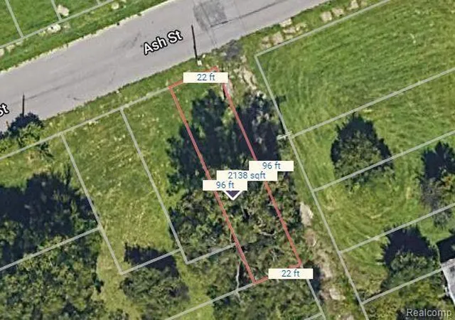 Photo 4 of Sale Pending at 2427 Ash St, Detroit, MI 48208 | MLS# 60210033 | Listing updated on 2025-08-15