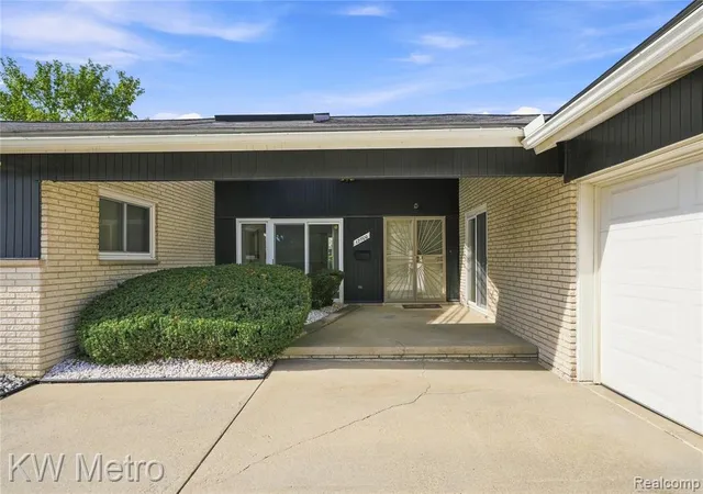 Photo 2 of Single family home for sale at 17700 Adrian Rd, Southfield, MI 48075 1964 | MLS# 61024514 | Listing updated on 2026-09-04