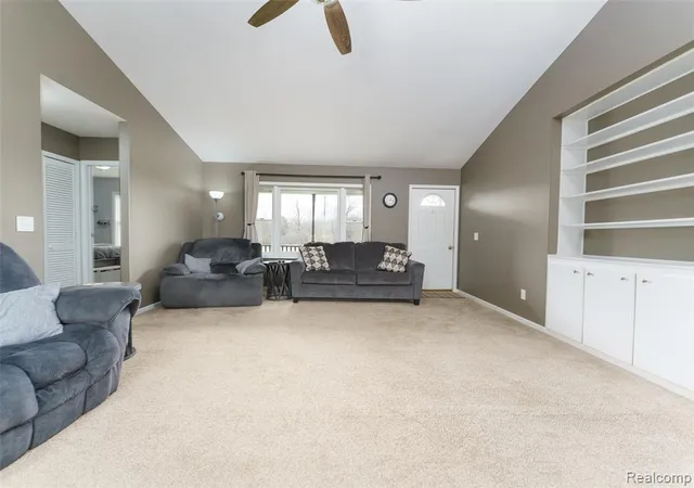 Homes for sale in Fowlerville, MI | 10488 W Grand River Rd, Fowlerville, MI 48836 | MLS# 60984474