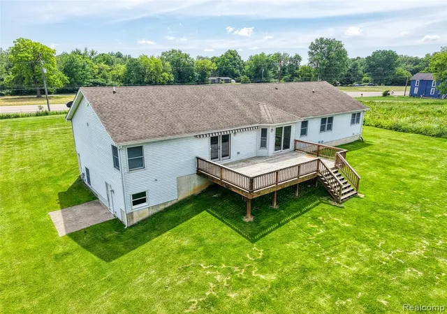Homes for sale in Fowlerville, MI | 10488 W Grand River Rd, Fowlerville, MI 48836 | MLS# 60984474