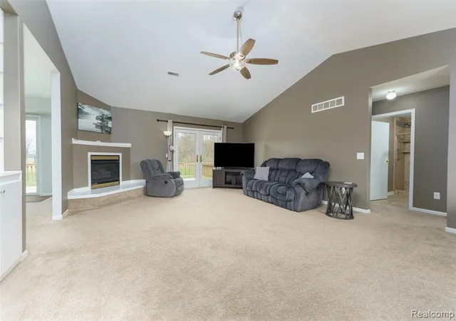 Homes for sale in Fowlerville, MI | 10488 W Grand River Rd, Fowlerville, MI 48836 | MLS# 60984474