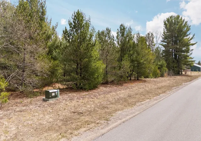 Homes for sale in Interlochen, MI | #1 Old Cabin Dr, Interlochen, MI 49634 | MLS# 80067127
