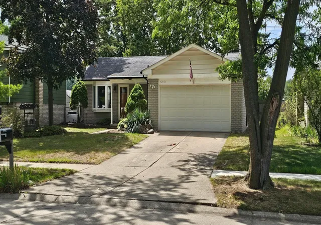 Photo 1 of Sale Pending at 42933 Buckingham Dr, Sterling Heights, MI 48313 | MLS# 50219576 | Listing updated on 2026-09-05