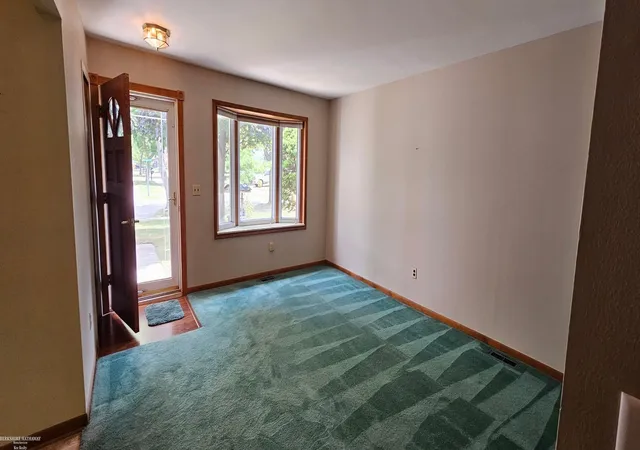 Photo 3 of Sale Pending at 42933 Buckingham Dr, Sterling Heights, MI 48313 | MLS# 50219576 | Listing updated on 2026-09-05