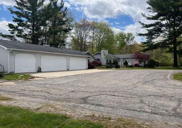 Homes for sale in Merrill, MI | 21403 Swan Creek Rd, Merrill, MI 48637 | MLS# 80067482