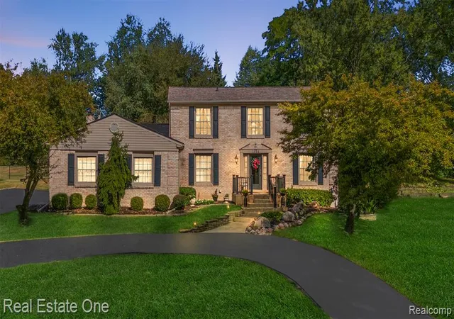1st image of 1854 Ludgate Ln, Rochester Hills, MI 48309 2964 | MLS# 61001541