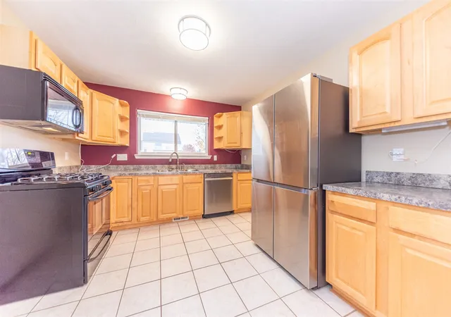 Photo 4 of Single family home for sale at 768 Blue Bird Ln, Milan, MI 48160 | MLS# 70503693 | Listing updated on 2025-11-11