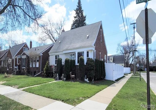 Photo 2 of Single family home for sale at 14301 Manhattan St, Oak Park, MI 48237 | MLS# 61021187 | Listing updated on 2026-08-31