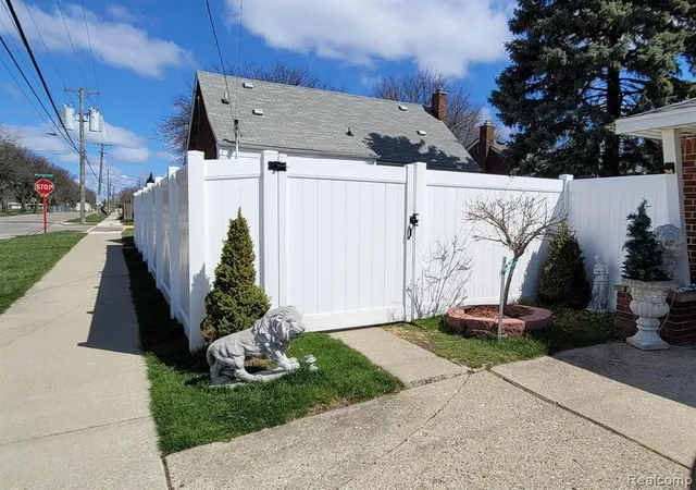 Photo 41 of Single family home for sale at 14301 Manhattan St, Oak Park, MI 48237 | MLS# 61021187 | Listing updated on 2026-08-31