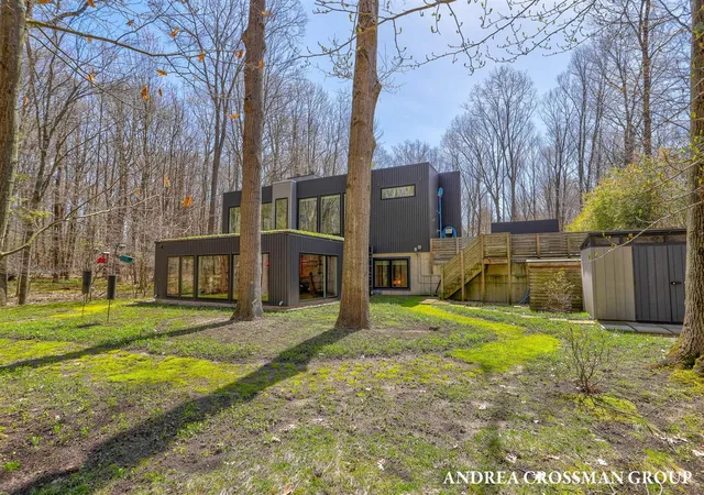 1st image of 6919 Bendemeer Dr, Fennville, MI 49408 | MLS# 70526590