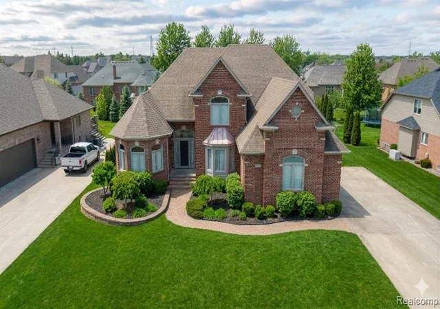 Homes for sale in Shelby Twp, MI | 54395 White Spruce Ln, Shelby Twp, MI 48315 1467 | MLS# 61004278