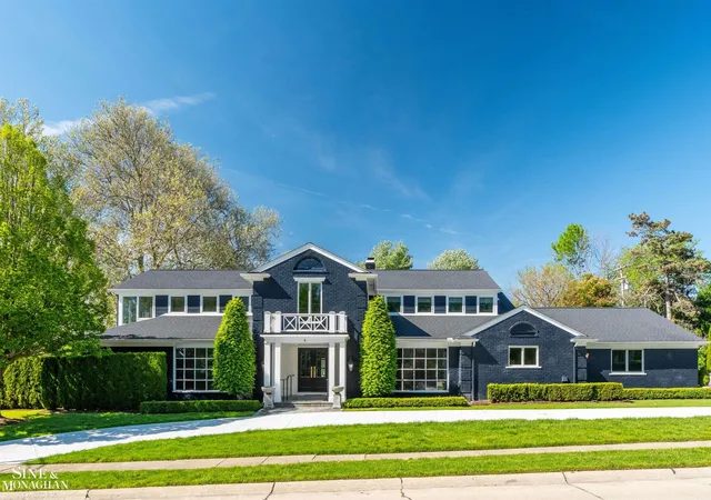 Homes for sale in Grosse Pointe Farms, MI | 89 Lake Shore Rd, Grosse Pointe Farms, MI 48236 | MLS# 50200179